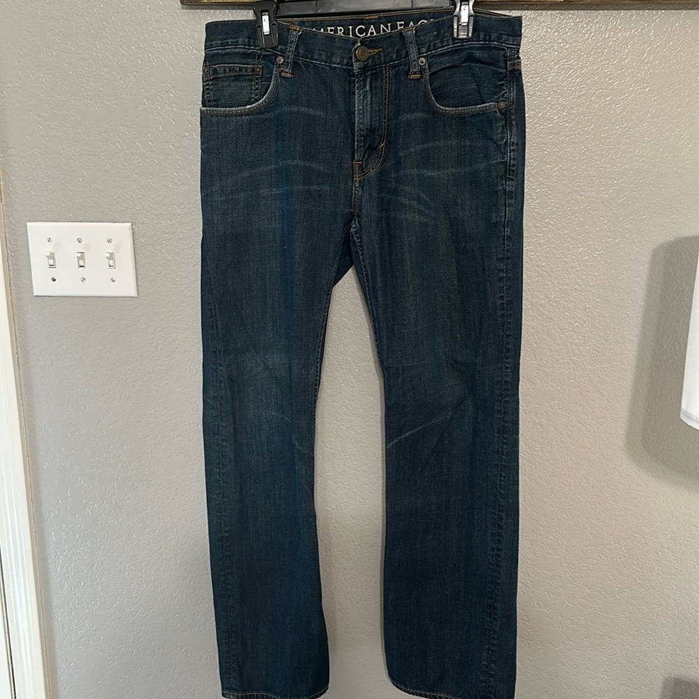 American eagle straight jeans 
32/32